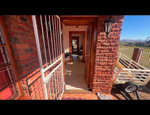 4 BEDROOM HOUSE FOR SALE IN HOWICK WEST